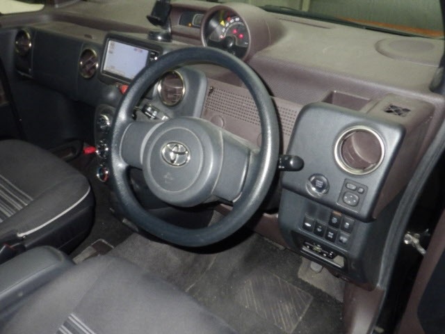Toyota SPADE 2015 8258980-3