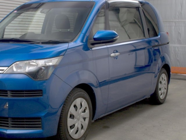 Toyota SPADE 2018 8258981-4