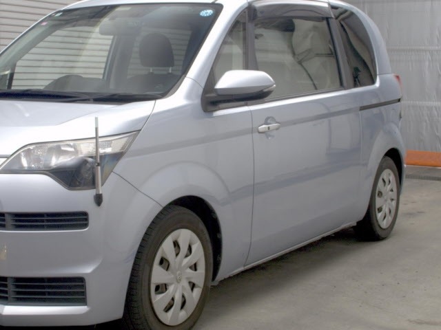 Toyota SPADE 2016 8258982-4