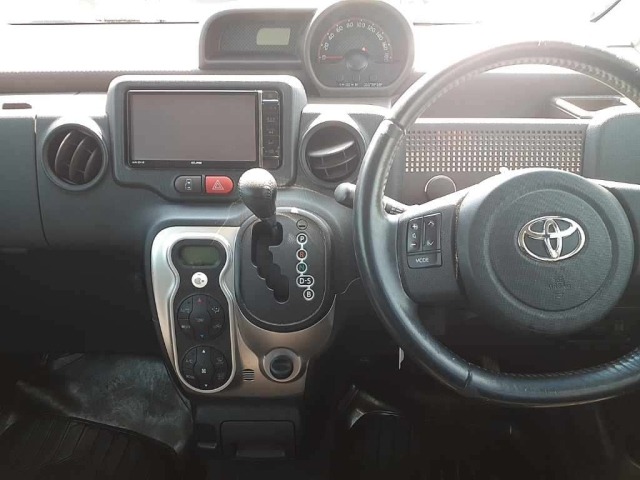 Toyota SPADE 2015 8258990-9