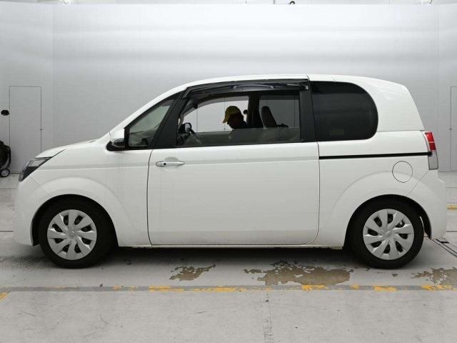 Toyota SPADE 2020 8258995-4
