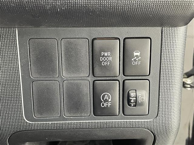 Toyota SPADE 2015 8259015-1