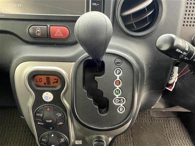 Toyota SPADE 2015 8259015-11