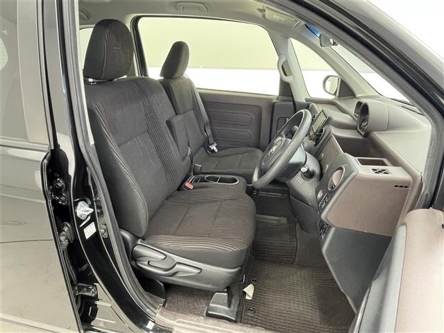 Toyota SPADE 2015 8259015-2