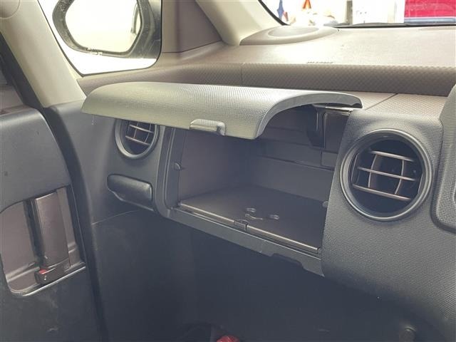 Toyota SPADE 2015 8259015-20