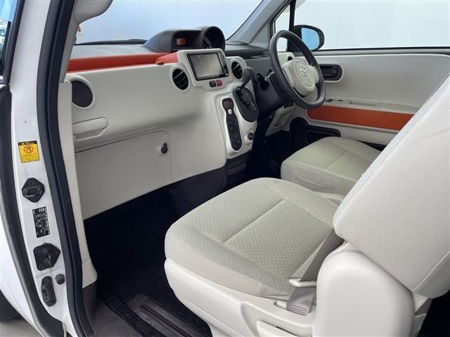 Toyota SPADE 2014 8259041-2