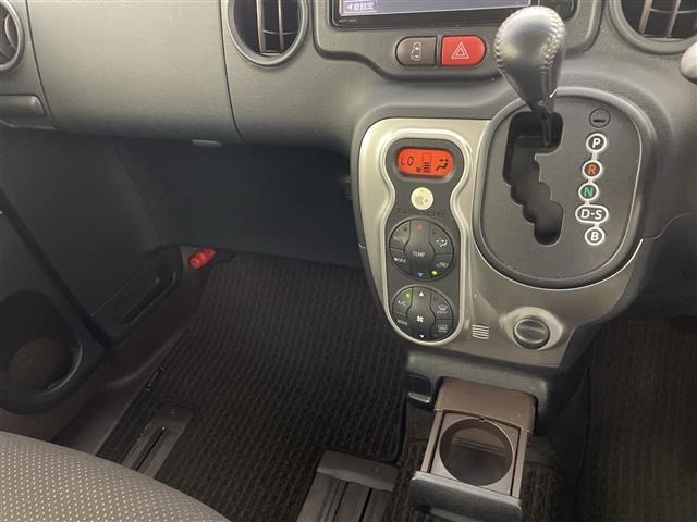 Toyota SPADE 2015 8259056-3