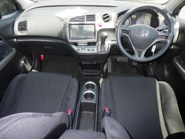 Honda STREAM 2009 8262472-3