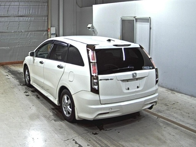 Honda STREAM 2011 8262501-1