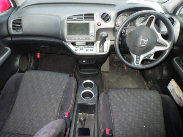 Honda STREAM 2011 8262501-3