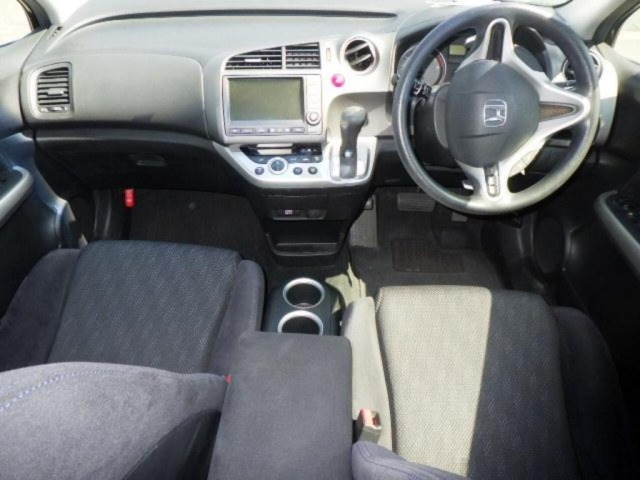 Honda STREAM 2012 8262511-3