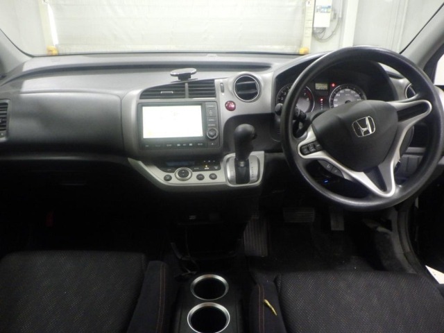 Honda STREAM 2010 8262512-3