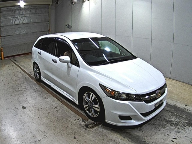 Honda STREAM 2013 8262535-0