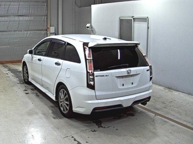 Honda STREAM 2013 8262536-1