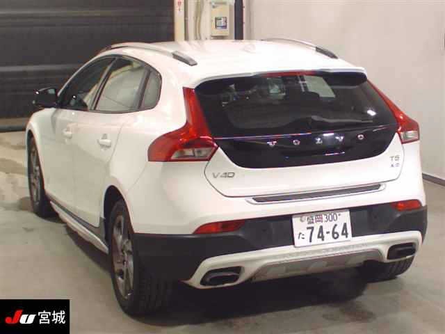Volvo V40 2014 8265838-1