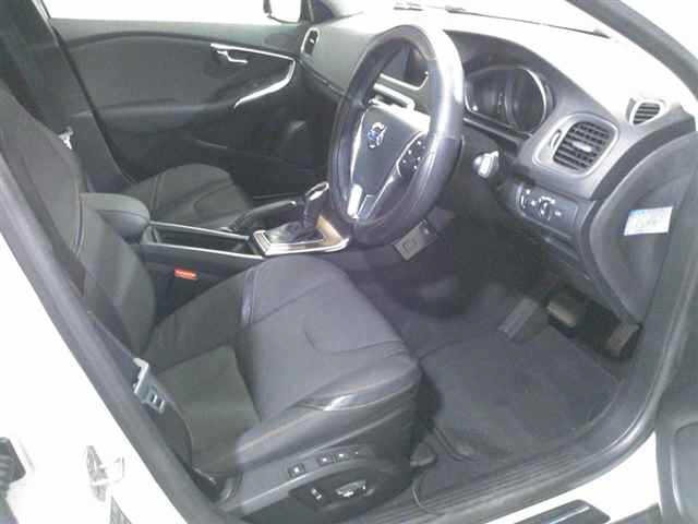 Volvo V40 2014 8265838-4