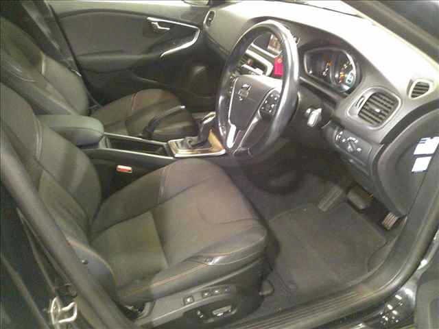 Volvo V40 2015 8265847-4