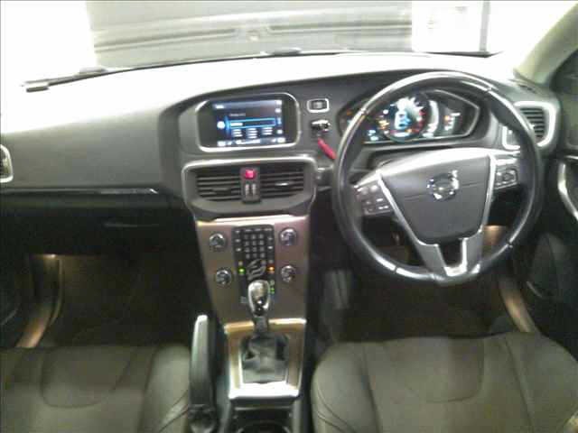 Volvo V40 2015 8265847-5