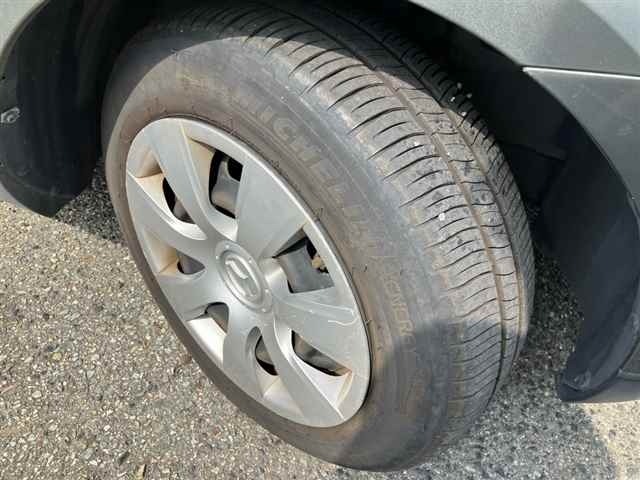 Mazda VERISA 2005 8264206-9
