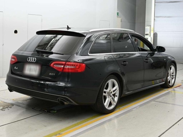 Audi A4 2013 8272341-1