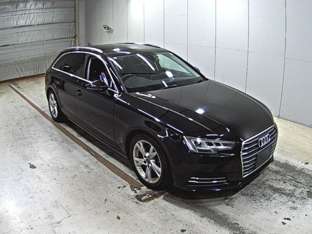 Audi A4 2017 8272373-0