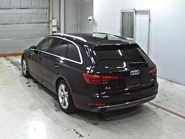 Audi A4 2017 8272373-1