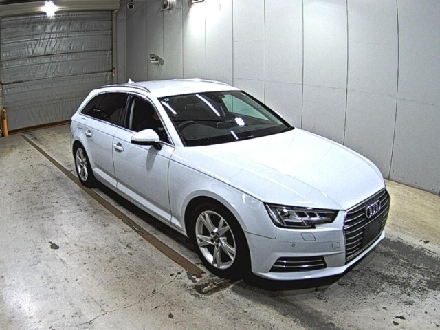 Audi A4 2016 8272377-0