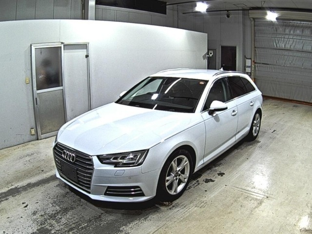 Audi A4 2016 8272377-4