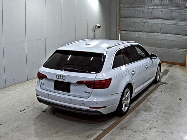 Audi A4 2016 8272377-5