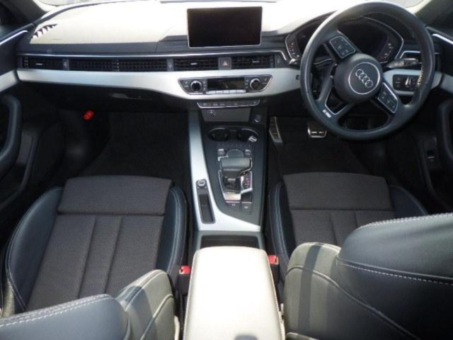 Audi A4 2018 8272378-3