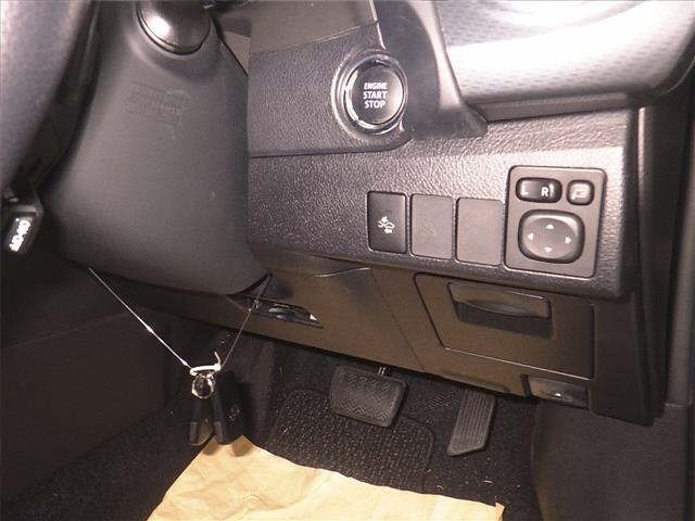 Toyota AURIS 2017 8269336-8