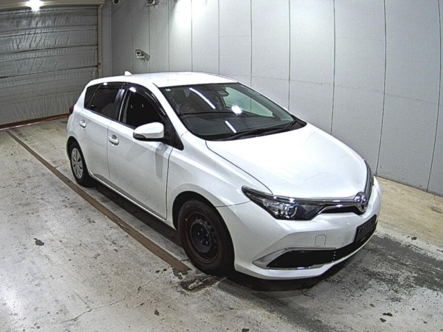 Toyota AURIS 2016 8269346-0