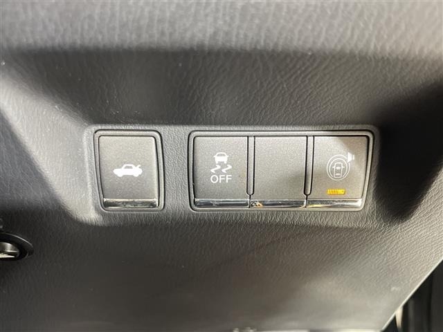 Nissan CIMA 2012 8270540-17
