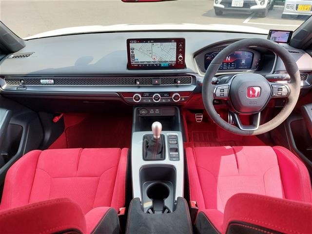 Honda CIVIC 2024 8271310-20