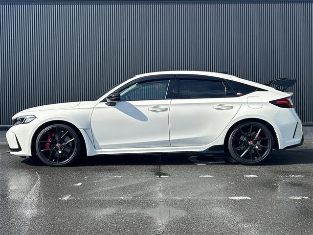 Honda CIVIC 2024 8271330-6