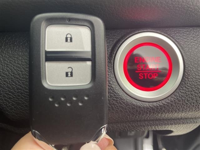 Honda CIVIC 2018 8271365-11