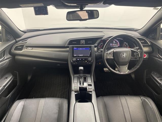 Honda CIVIC 2018 8271365-15