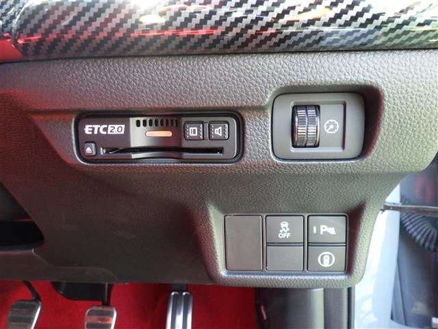Honda CIVIC 2025 8271378-10