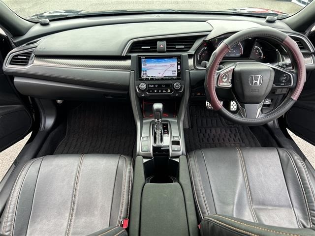 Honda CIVIC 2018 8271379-15