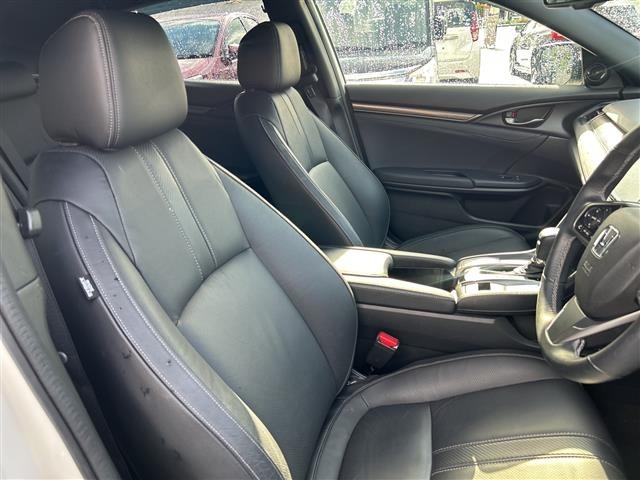 Honda CIVIC 2018 8271386-16