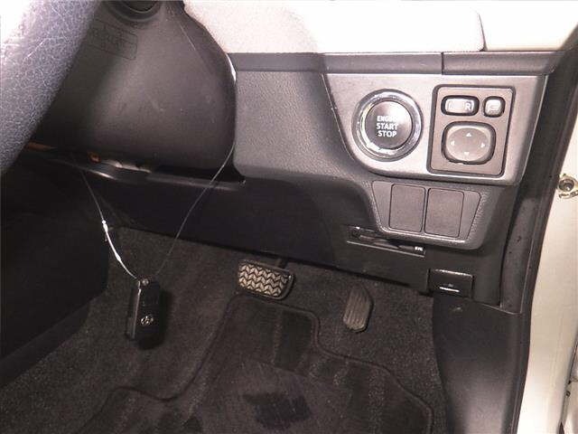 Toyota COROLLA AXIO 2013 8268906-8
