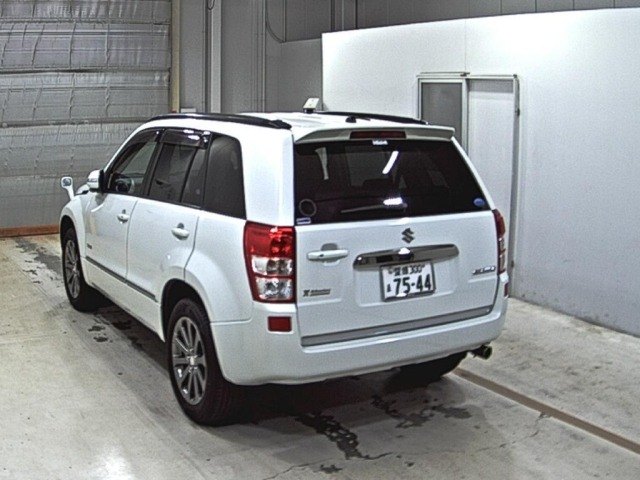 Suzuki ESCUDO 2013 8268949-1