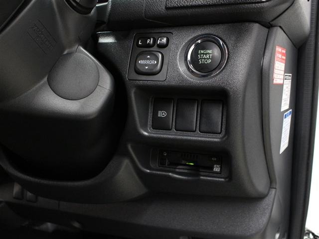 Toyota HIACE VAN 2025 8272280-6