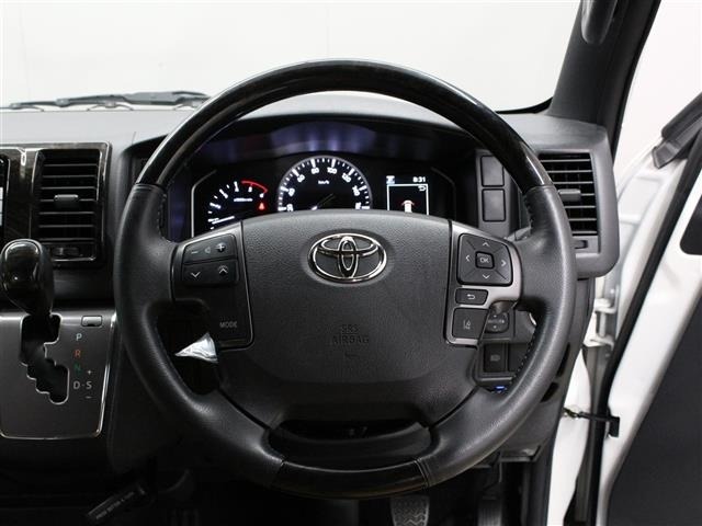 Toyota HIACE VAN 2022 8272281-11