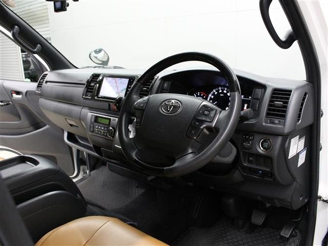 Toyota HIACE VAN 2022 8272281-3