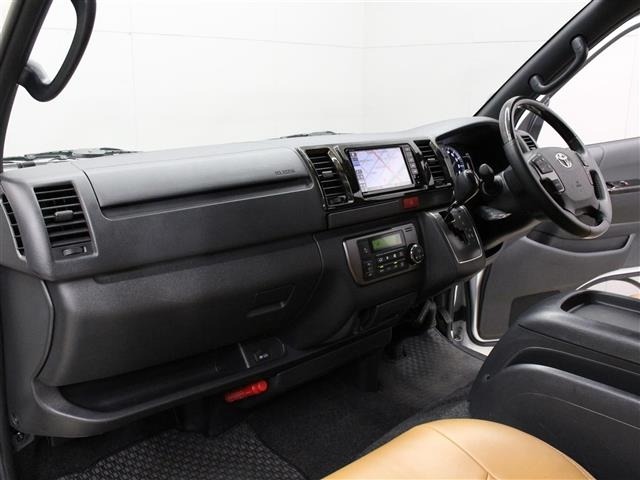 Toyota HIACE VAN 2022 8272281-7
