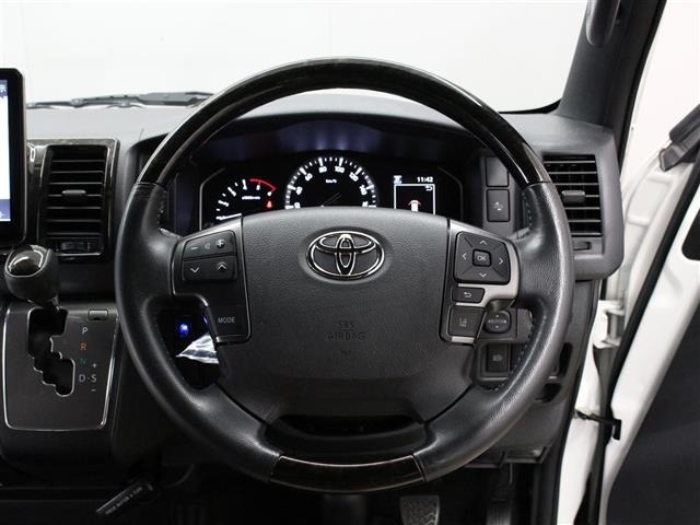Toyota HIACE VAN 2023 8272282-11