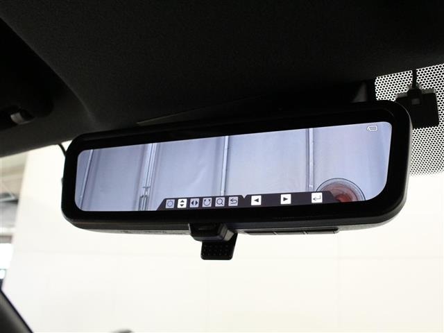 Toyota HIACE VAN 2023 8272282-18