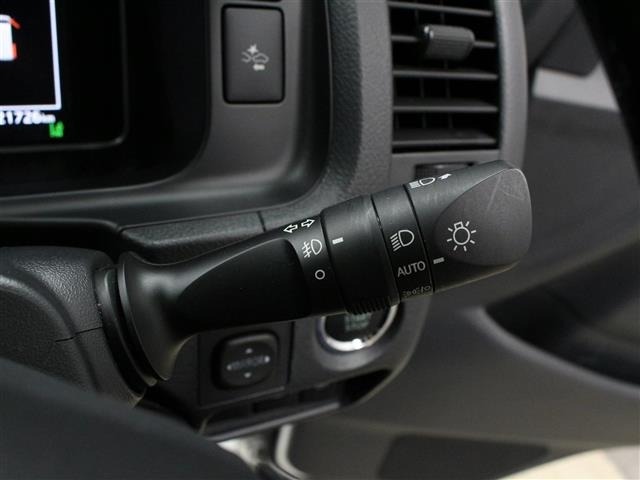 Toyota HIACE VAN 2023 8272282-2