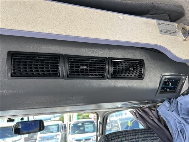 Toyota HIACE VAN 1995 8272283-6